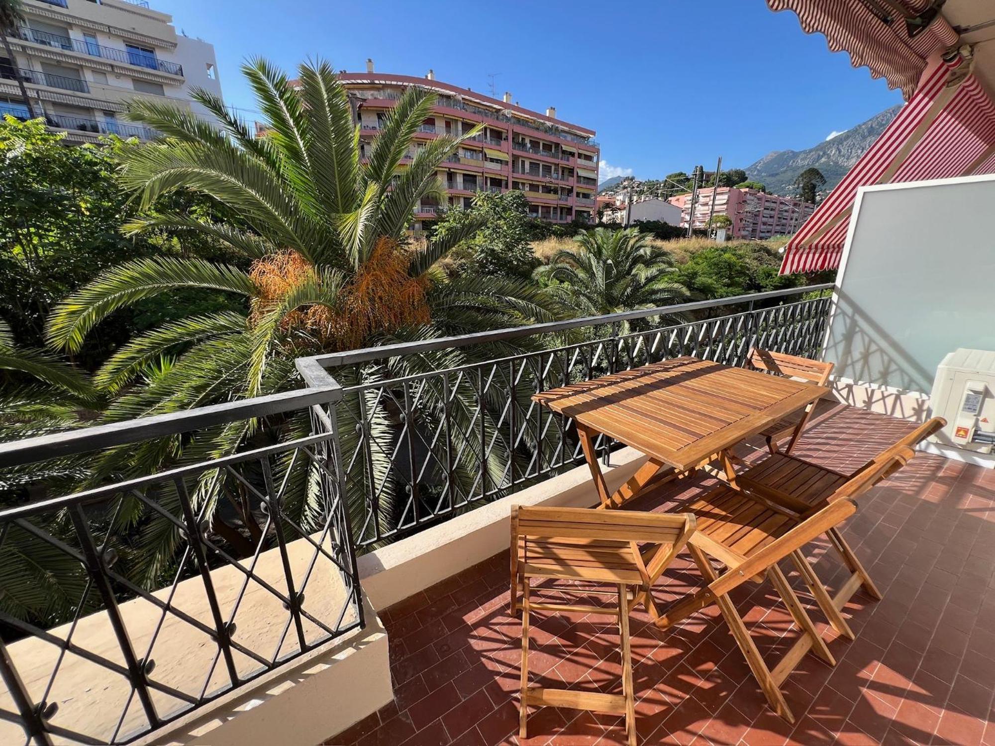 Magnifique T2 Proche Mer Et Ville Refait A Neuf Avec Terrasse Ментона Экстерьер фото